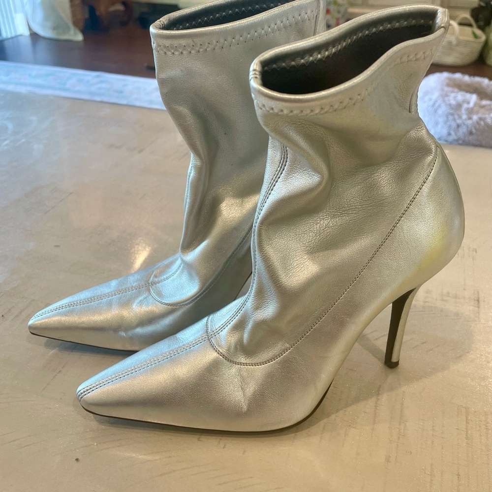 Women's Giuseppe Zanotti Bimba Silver Heeled Booties, Size EU 38, US 8. RRP $845